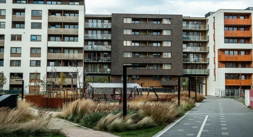 Voegrot balkon en betonrot bij een appartementencomplex professioneel herstellen