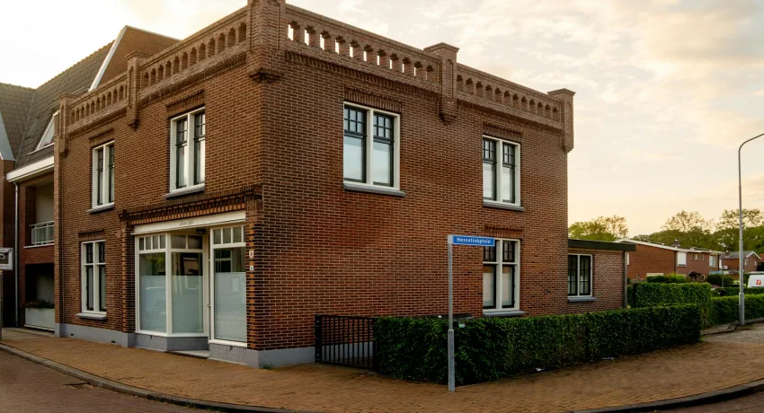 Zandstralen baksteen als gevelreiniging baksteen door specialist